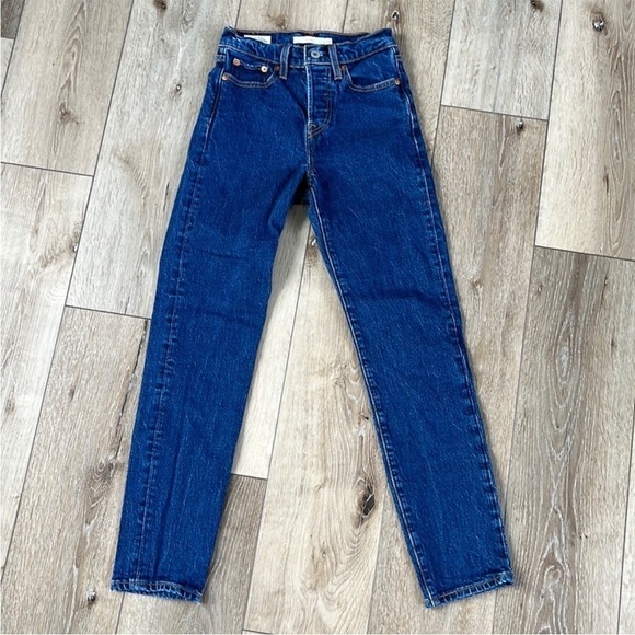 Levi’s Big E High Rise Wedgie Fit Jeans - Picture 1 of 10